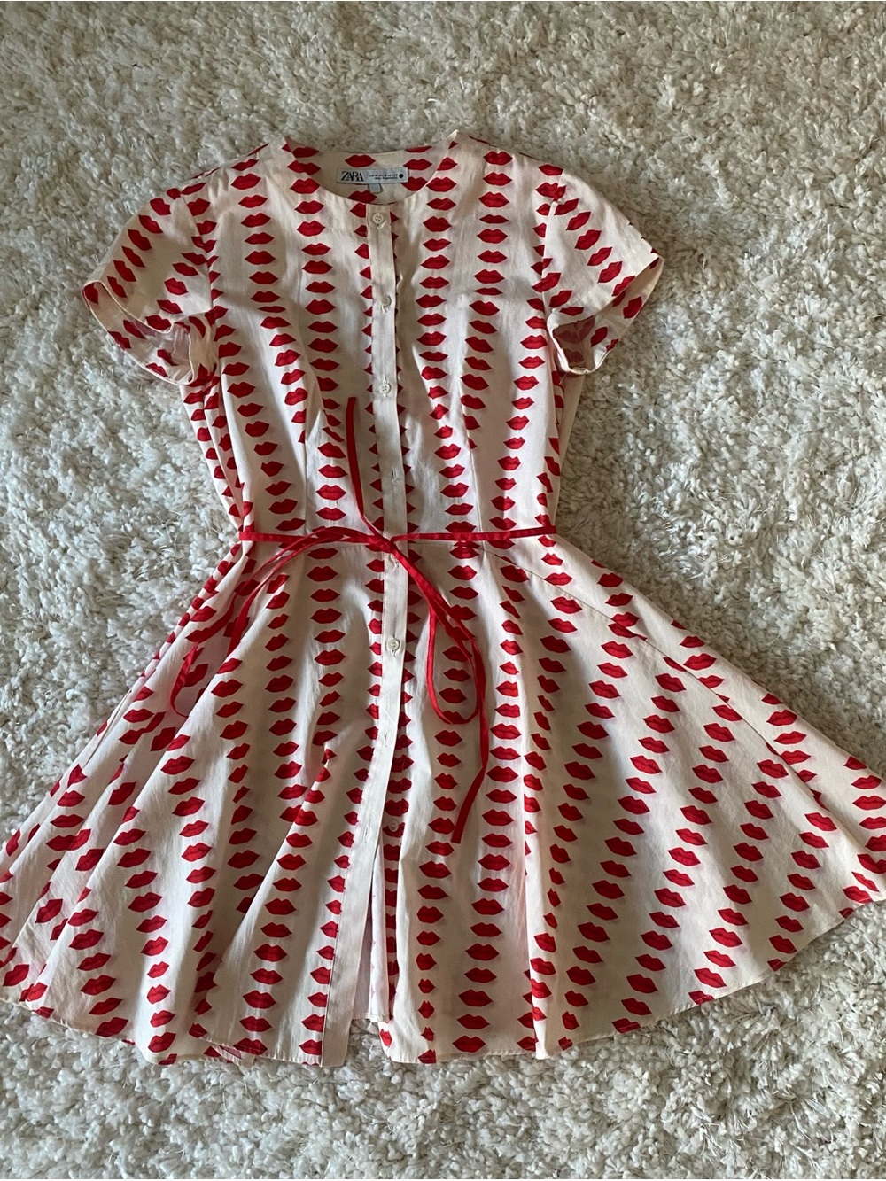 Zara Collection Red Lips Skater Dress with Red waist Bow - Picture 4 of 5